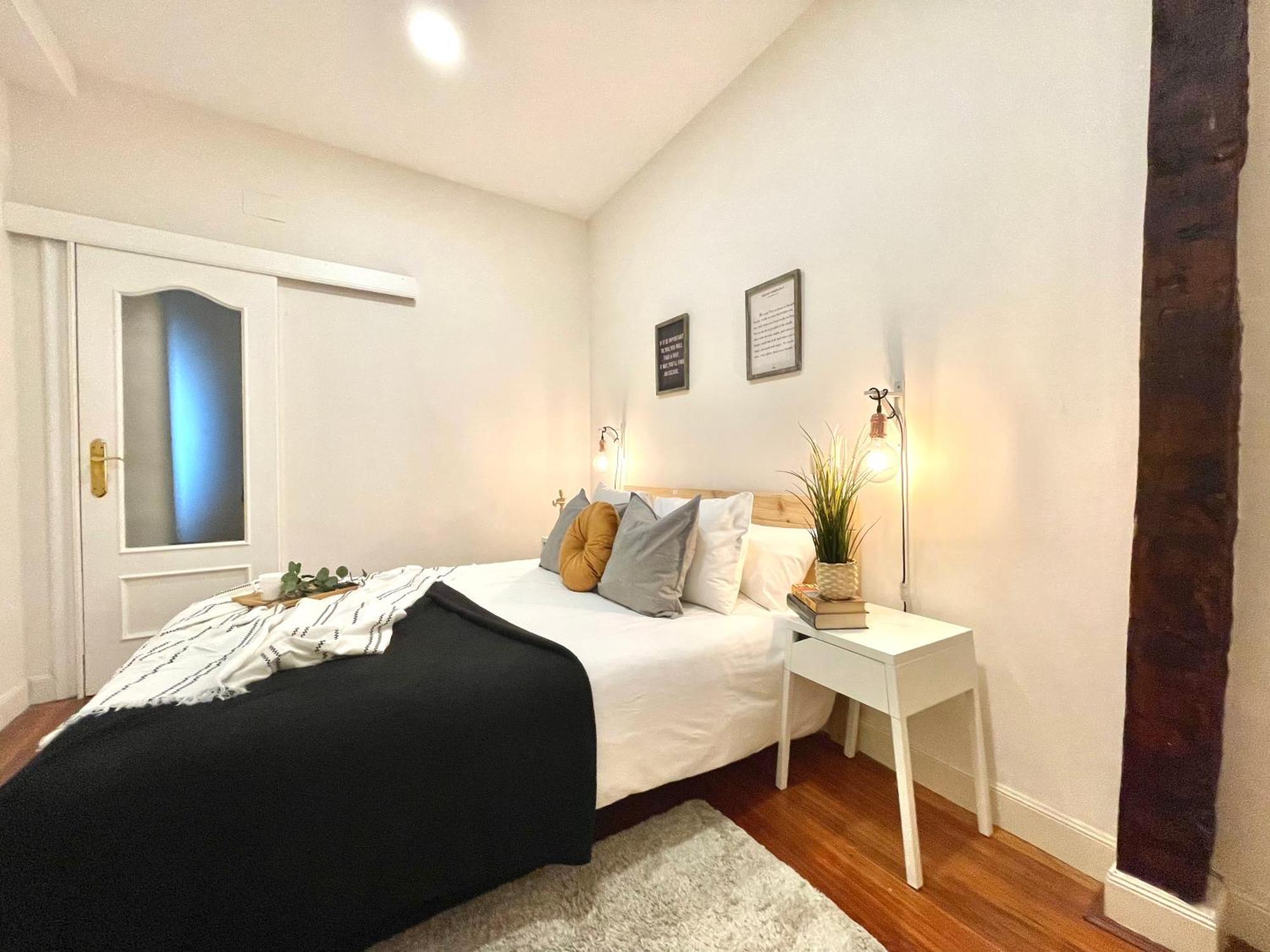 Fika Flat Casco Viejo Parking 15Euro X Dia Apartment Bilbao Exterior photo